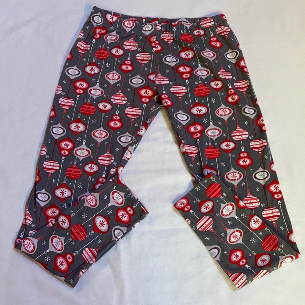 No Boundaries holiday ornament leggings
